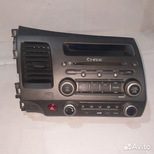Магнитола honda civic 4D в сборе 06-12г