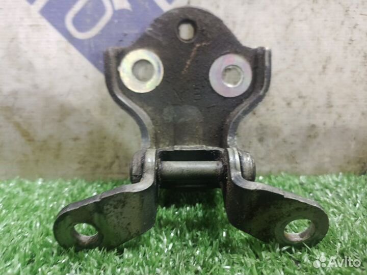 Петля двери передняя правая Chevrolet Lacetti