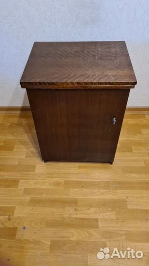 Ножная швейная машинка Verltas