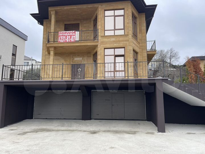 Дом 365 м² на участке 6,7 сот.