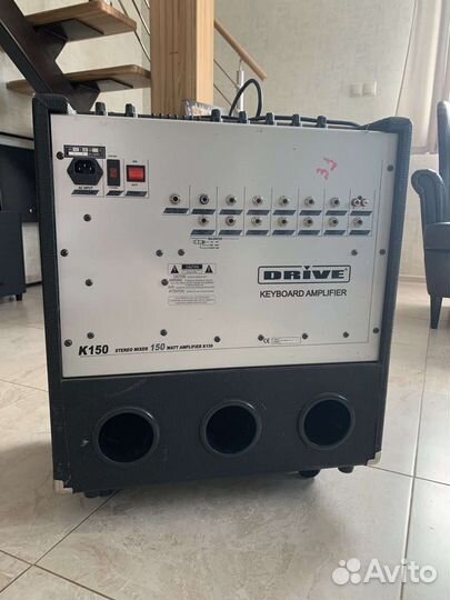 Клавишный комбоусилитель