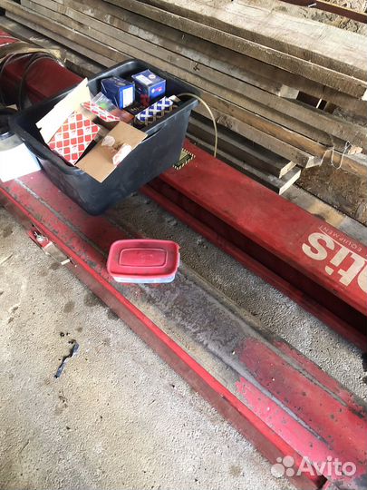 Подъемник автомобильный гидравлический