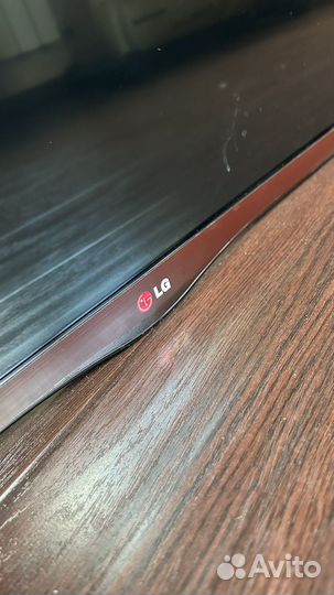 Тв LG на запчасти. Поврежден экран