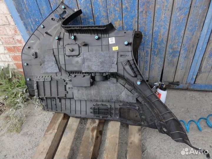 Обшивка багажника левая на арку Hyundai Ix55 3.0