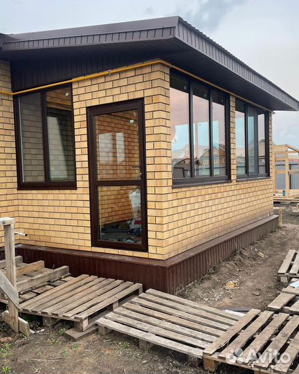 Входная алюминиевая дверь