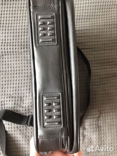 Портфель для ноутбука