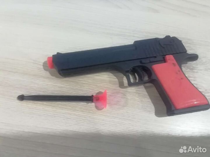 Пистолет игрушка