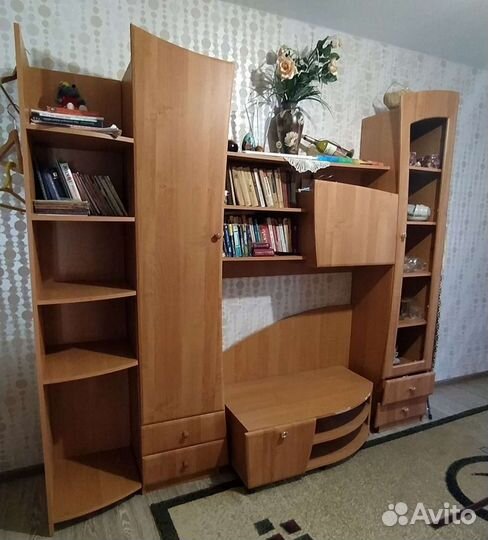 Стенка в гостиную бу