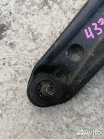 Рычаг передний левый Toyota Porte NCP145