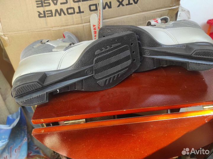 Лыжные ботинки