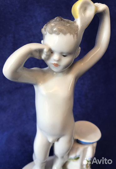 Статуэтка мальчик с кружкой. лфз