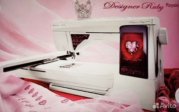 «Королева»- машина Husqvarna Designer Ruby Royale