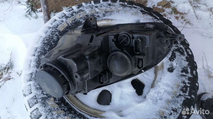 Фара правая volkswagen jetta 5