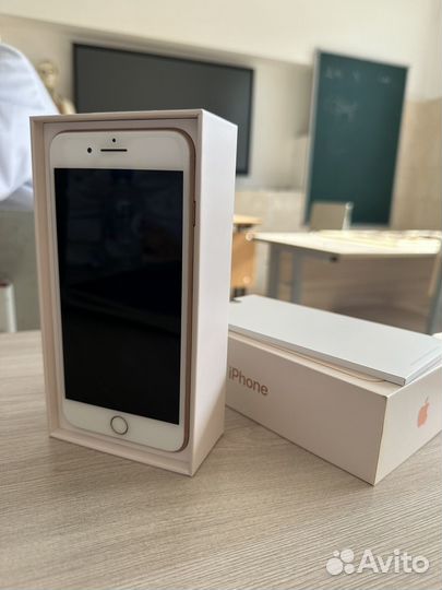 iPhone 8 Plus, 64 ГБ