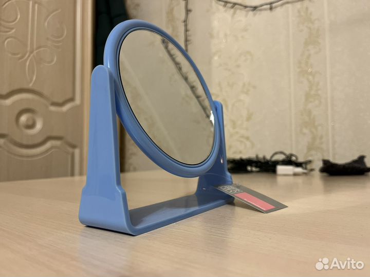 Косметическое зеркало