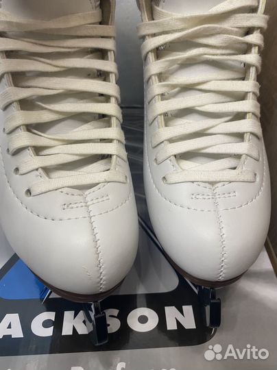 Фигурные коньки Jackson 4C (34-34,5)