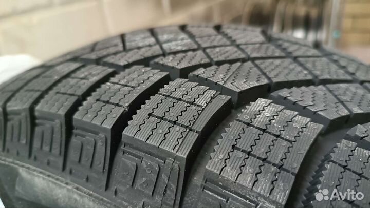 Pirelli Ice Zero 185/65 R15