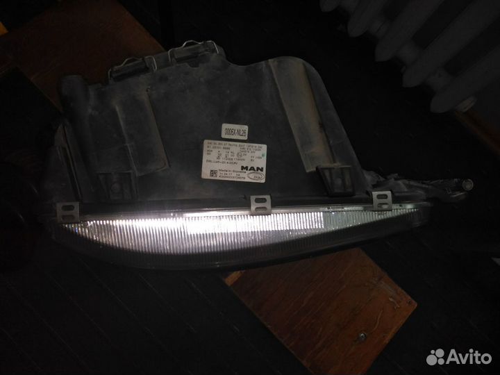 Фаpa передняя правая ман тгx, тгc