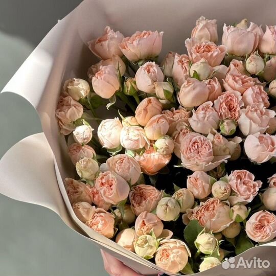 Весенняя легкость - букет из роз размер L