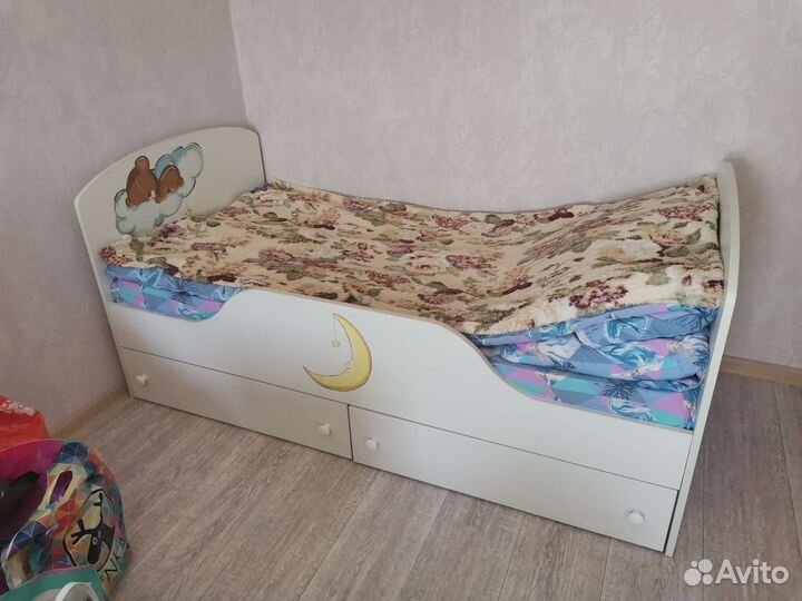 Детская кровать с матрасом