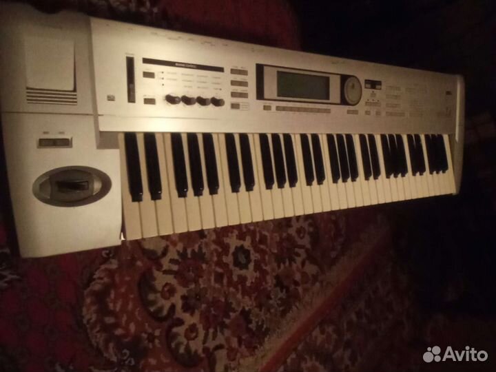 Korg Triton Le Music Workstation 61 клавиша