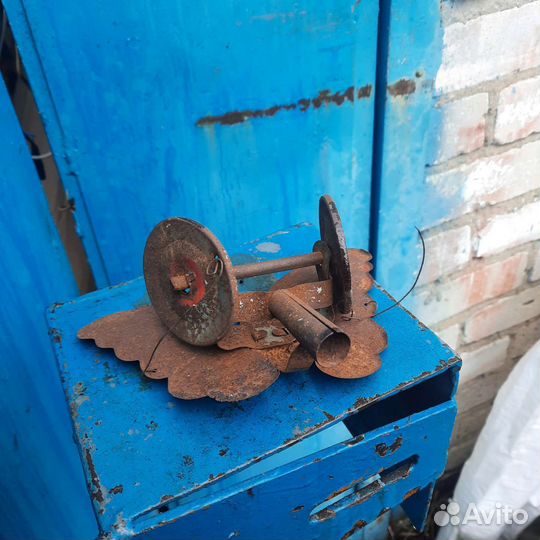 Детсая игрушка ссср. Каталка бабочка