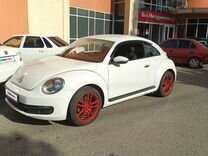 Volkswagen Beetle 1.2 MT, 2014, битый, 190 000 км, с пробегом, цена 1 200 000 руб.