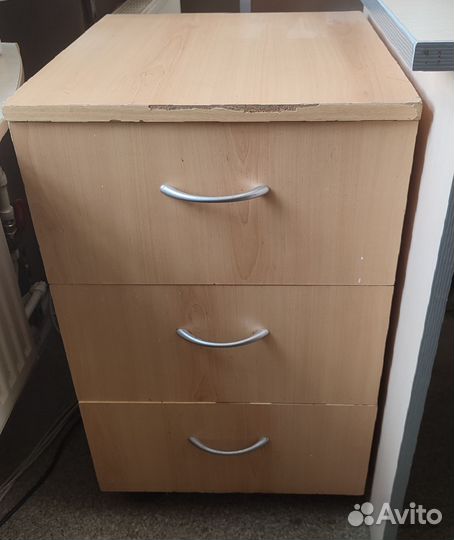 Тумба с выдвижными ящиками