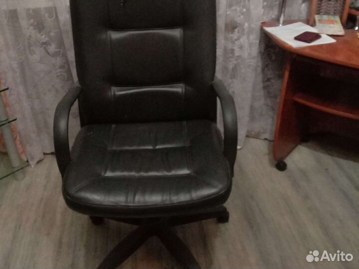 Компьютерное кресло руководителя бу