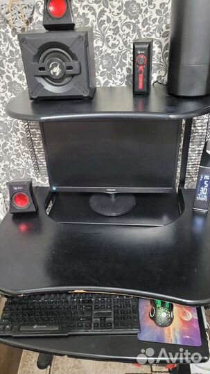 Стол компьютерный