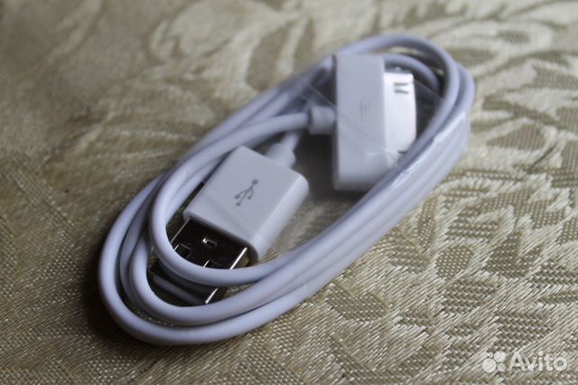 Кабель на iPhone 4 белый