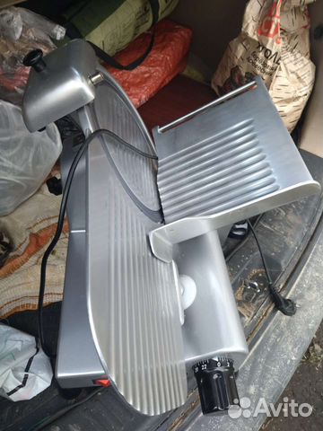 Слайсер для нарезки мяса и сыра