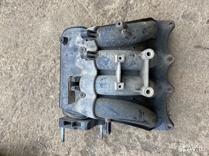 Впускной коллектор Hyundai accent