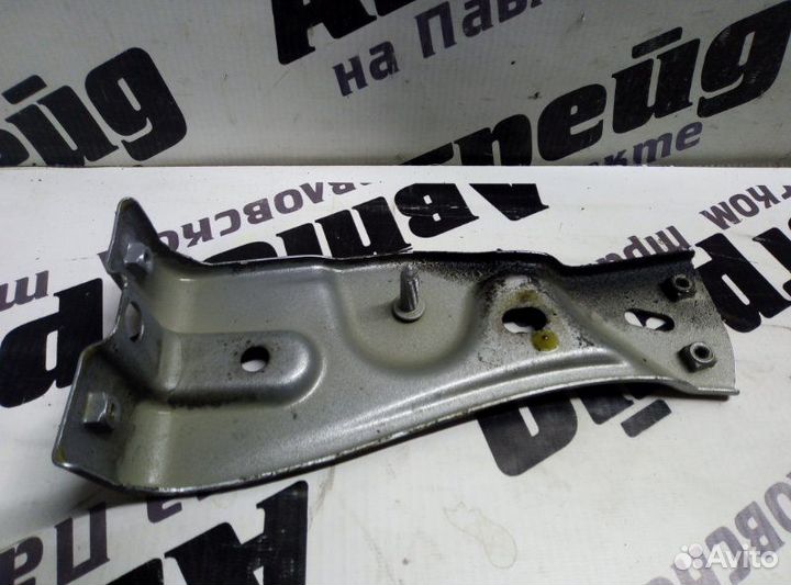 Крепление крыла переднее левое Volkswagen Passat