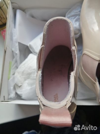 Резиновые сапожки женские