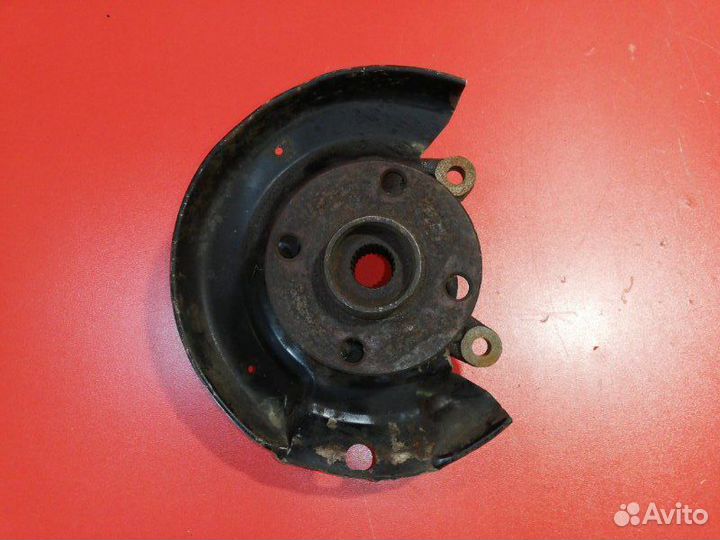 Поворотный кулак передний правый Toyota Probox