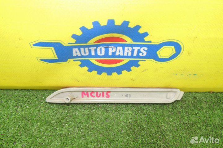 Катафот бампера правый Toyota Harrier MCU15W