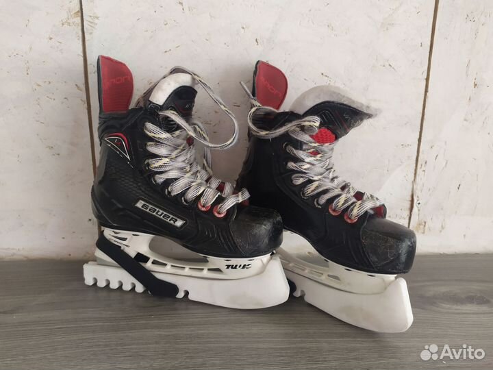 Хоккейные коньки bauer