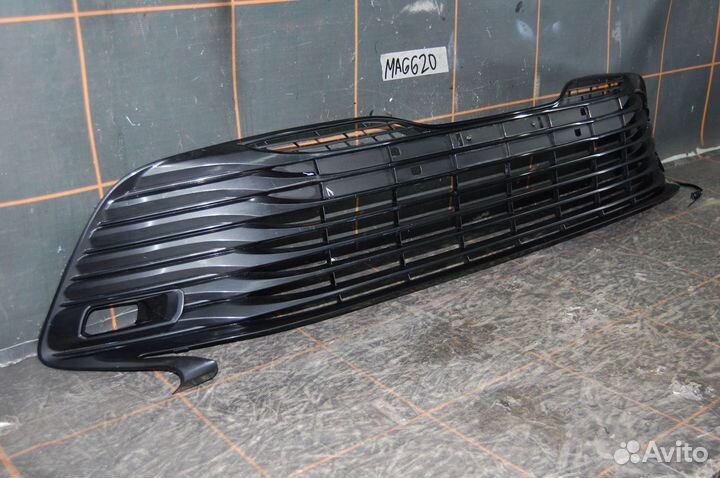 Решетка бампера переднего - Toyota Camry V70