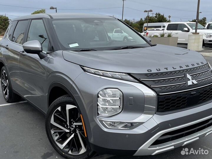 Mitsubishi Outlander 2.5 CVT, 2023