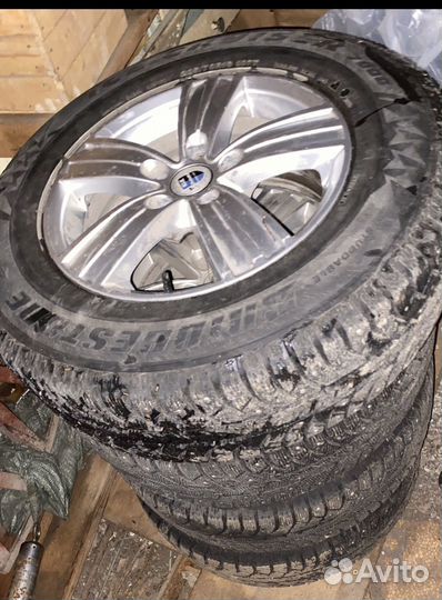 Bridgestone Ice Cruiser 7000 225/70 R16