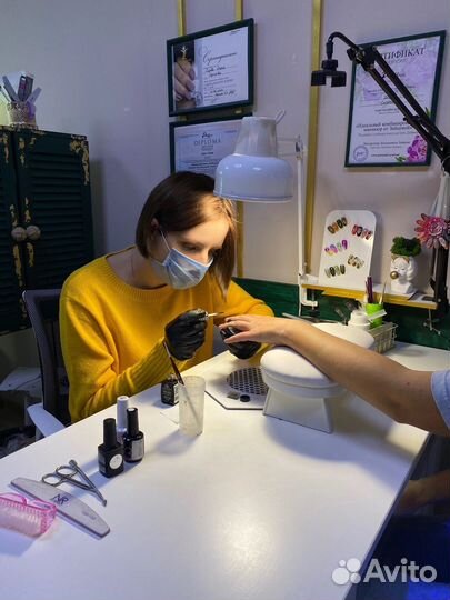 Маникюр на дому