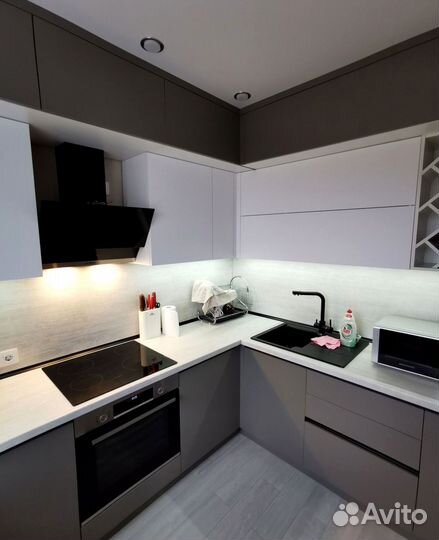 Кухонный гарнитур угловой в потолок на заказ