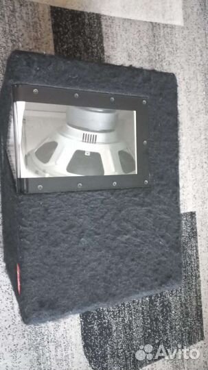 Сабвуфер jbl