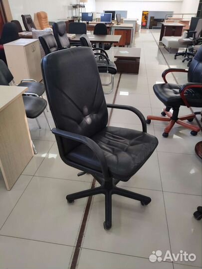 Компьютерное кресло, кресло руководителя, кресло