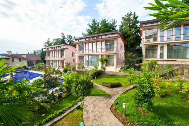 Коттедж 180 м² на участке 25 сот.