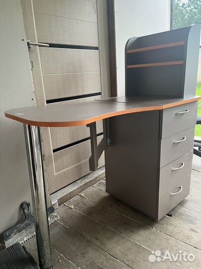 Стол для маникюра бу