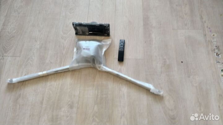 Подставка и пульт для телевизора Samsung