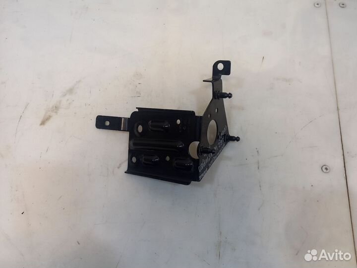 Кронштейн блока aбс Volkswagen Polo