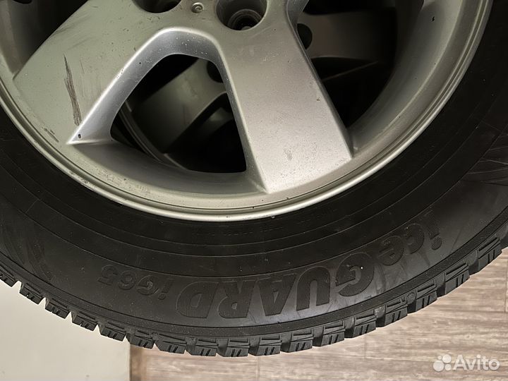 Yokohama Ice Guard IG65 215/65 R16